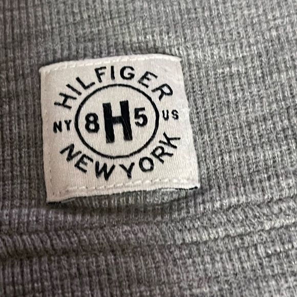 Tommy Hilfiger regular fit 3 button sweater - Picture 6 of 7